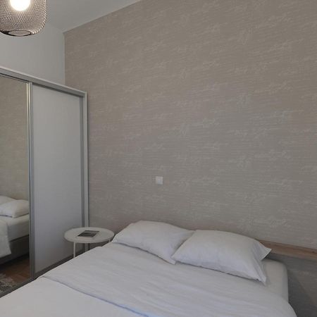 Beautiful Athenian Apartment Next To The Center Екстериор снимка
