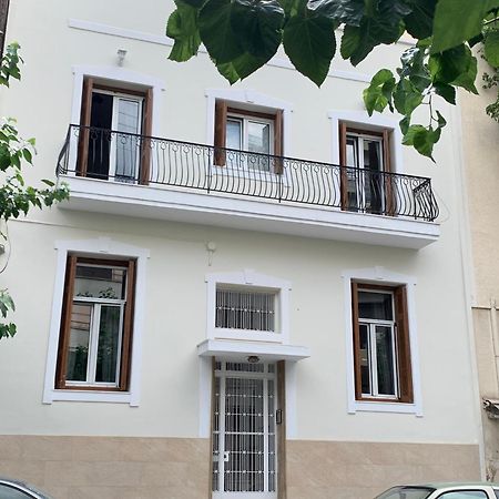 Beautiful Athenian Apartment Next To The Center Екстериор снимка