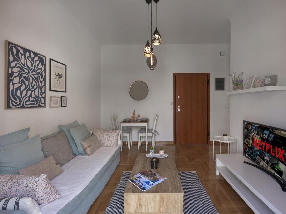 Beautiful Athenian Apartment Next To The Center Екстериор снимка
