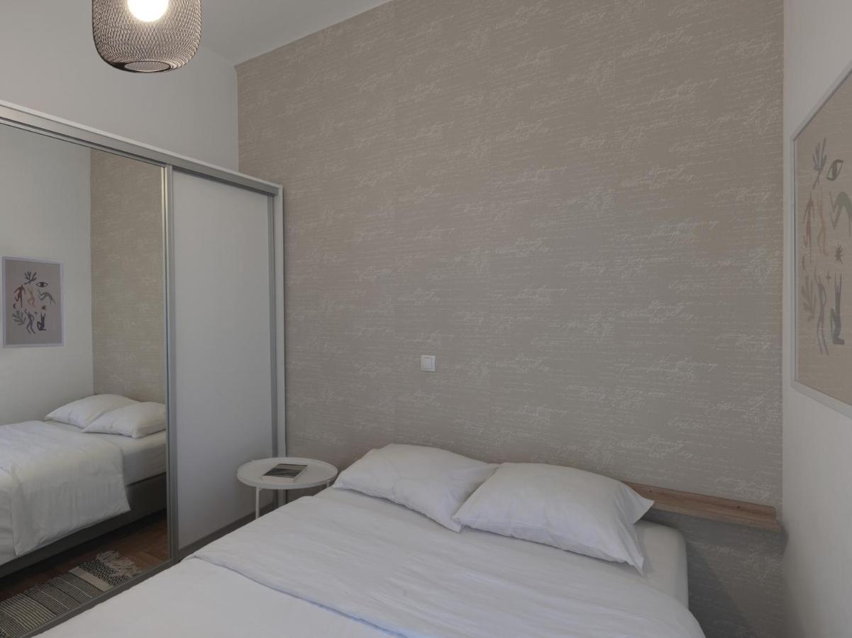 Beautiful Athenian Apartment Next To The Center Екстериор снимка