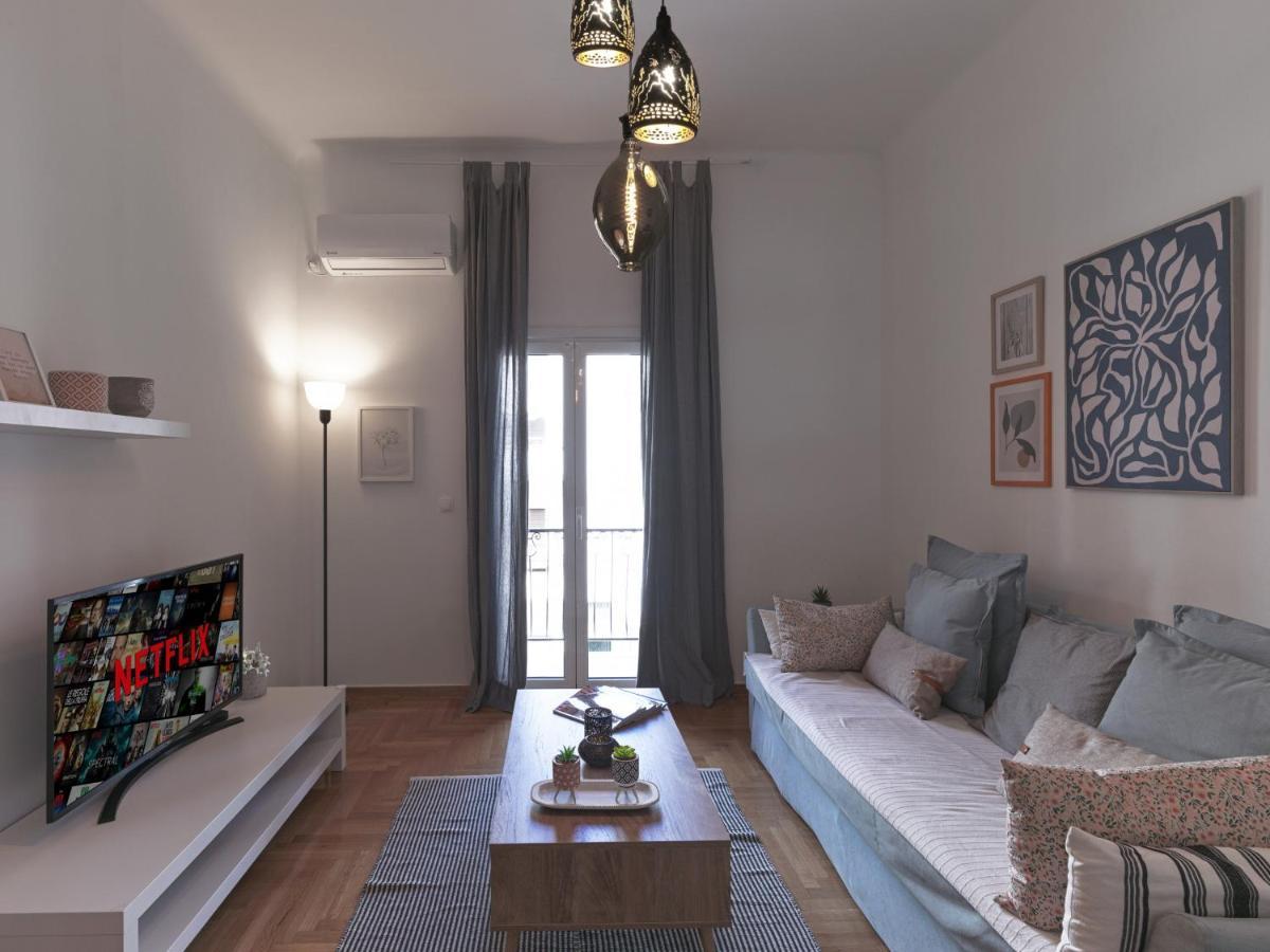 Beautiful Athenian Apartment Next To The Center Екстериор снимка