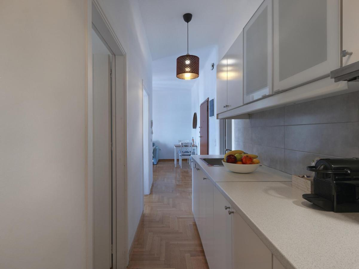 Beautiful Athenian Apartment Next To The Center Екстериор снимка